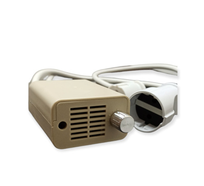 regulyator napryazeniya